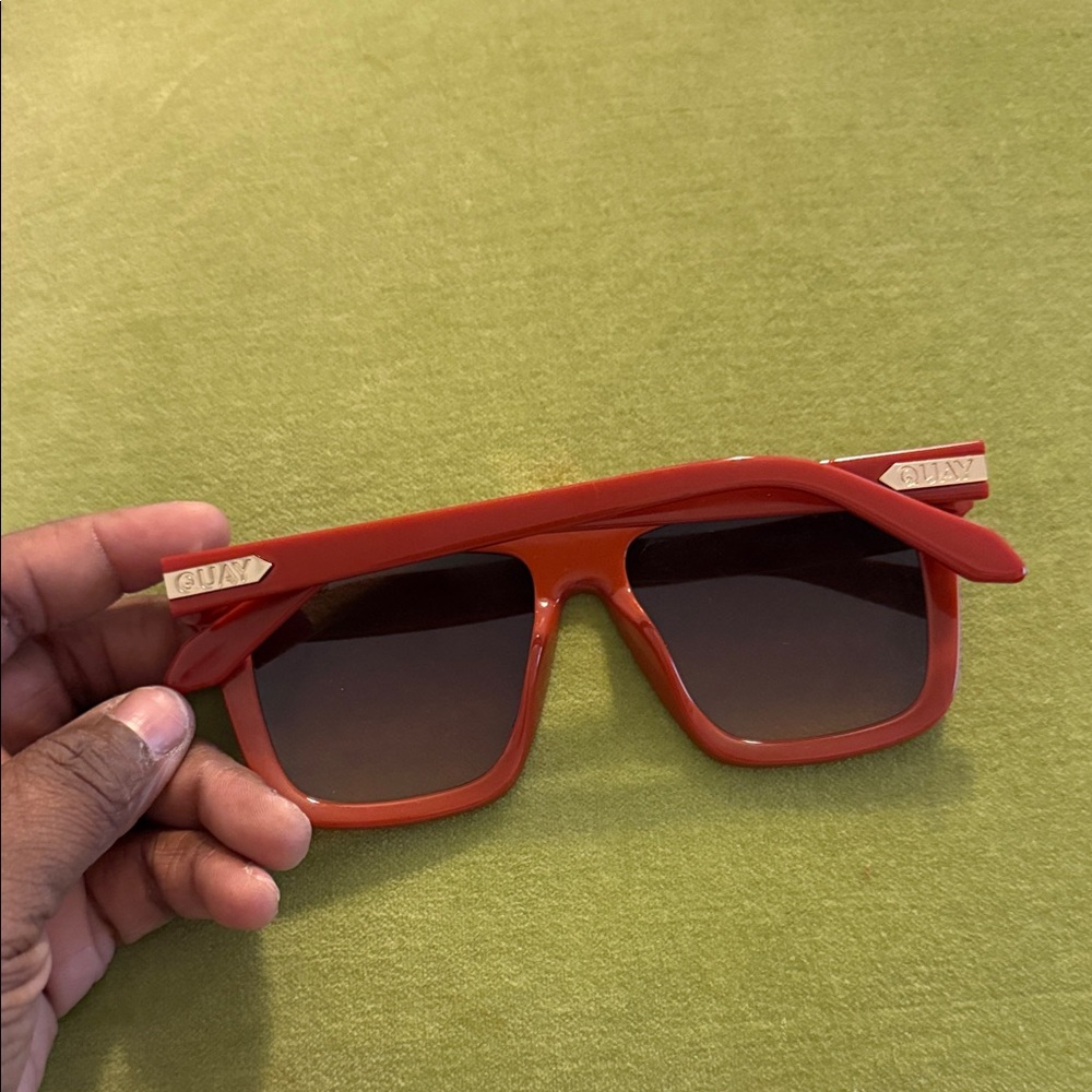 Quay Australia Red Square Sunglasses - Picture 2 of 3